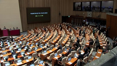 정기국회 마무리도 '필리버스터'..."민생 쿠데타"·"악법 철회부터"