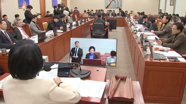 '허위조작 정보 근절법' 범여권 주도 과방위 통과