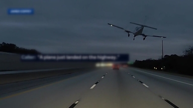 [나우쇼츠] 추락하던 경비행기, 자동차 위로 '쾅'