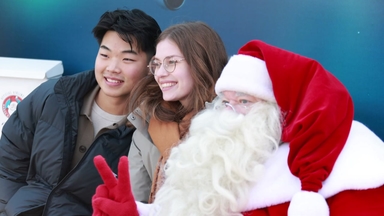 산타 마을로 변신, YTN서울타워...시민 북적