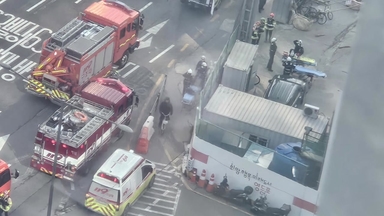 [속보] 서울 여의도역 신안산선 공사현장 낙하물 추락...2명 부상