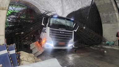 [단독] 여의도역 신안산선 공사현장, 철근 통째로 무너져...사진 입수