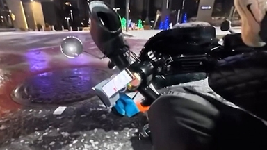 배달 중 눈길에 '쿵'…"물어줘야 하나" 기사에 건넨 말