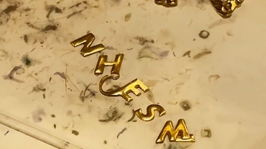 에어컨 로고 팔았더니 70만 원…"설마 우리 집도?"