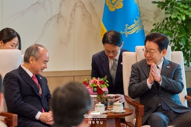 [AI MY 뉴스브리핑] "첫눈 속 손정의가 꺼낸 화두… 'ASI, ASI, ASI'"