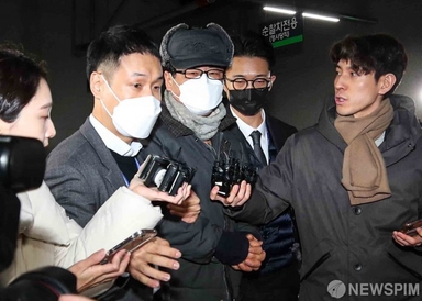 [종합] 노상원, 尹 내란 재판서 "특검, 플리바게닝으로 진술 회유"…변호인단 "불법 조사"