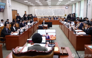 '주 52시간 예외 적용' 빠진 반도체 특별법, 법사위 전체회의 통과