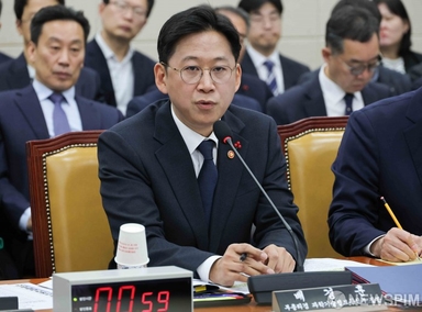 [쿠팡 정보 유출] 배경훈 부총리 "쿠팡 앱에 개인정보 유출 여부 확인란 만들 것"