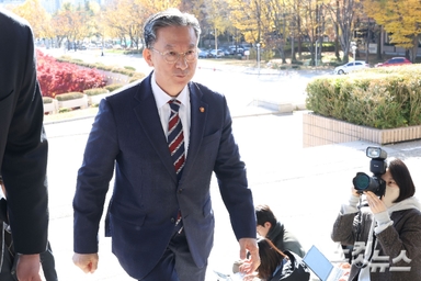 정성호 곧 법사위 출석…'노만석 사의' 공방전[박지환의 뉴스톡]