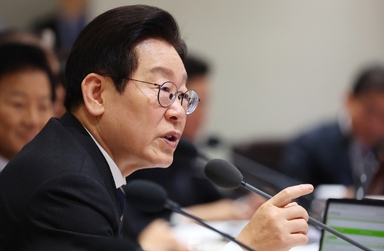 李대통령 "정치개입 종교단체 해산 가능한가" 재차 확인