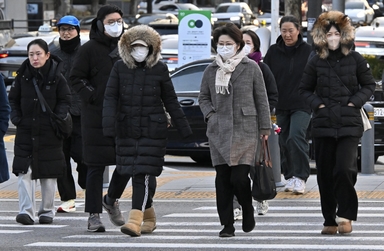 [날씨 LIVE] 아침 기온 10도 '뚝'...곳에 따라 비 또는 눈
