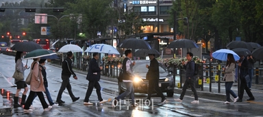 [날씨 LIVE] 수도권·강원 등 눈·비…낮 최고 14도