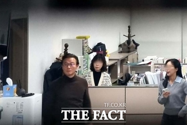 [현장FACT] "두 번의 파쇄기 소리"... 지연된 압수수색, 전재수 의원실에선? (영상)